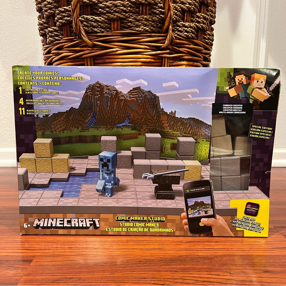 Minecraft Comic Maker Studio Biome Playset With Charged Creeper Special Edition
